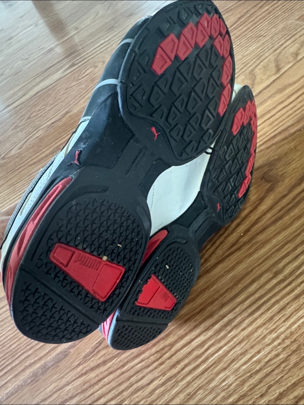 Puma White Athletic Sneakers with Red Lining and Black Accents 10.5 - Picture 5 of 6